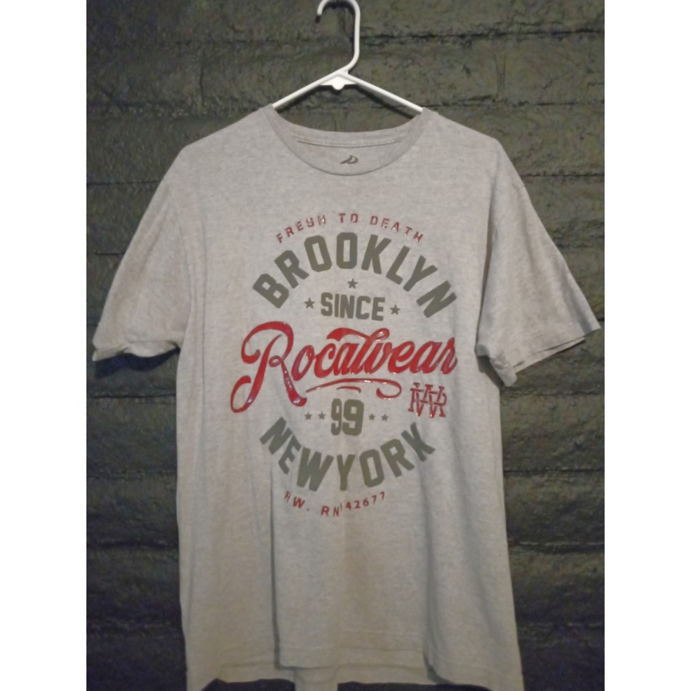 Rocawear Men's Shirt W/ Graphic short sleeve top